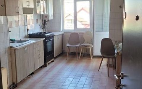 Apartament cu 2 Camere, Decomandat, Boxă la subsol, etaj 1, 2 balcoane