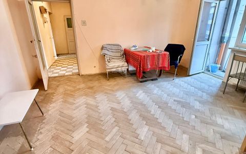 Metrou Lujerului - ap. 3 camere - necesita renovare completa