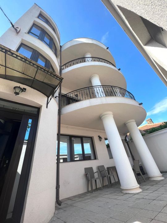 Vila impresionanta P+3, Bulevardul Mamaia, zona Tomis II – fotografia 11 din 12