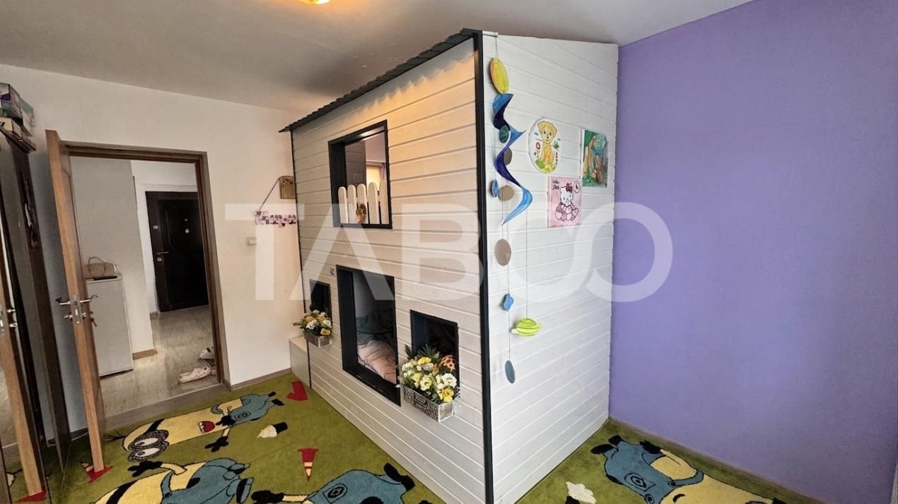 Apartament modern 3 camere 2 balcoane 63mpu Pictor BRANA SELIMBAR – fotografia 5 din 9