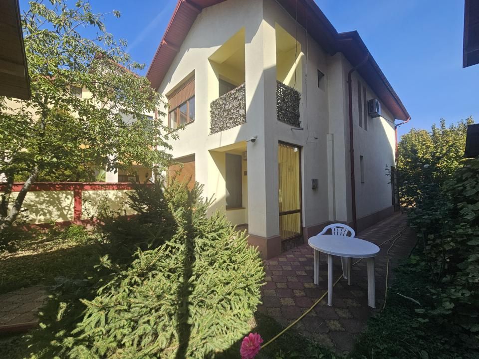 Casa familiei tale lângă Bulevardul Castanilor – fotografia 14 din 17