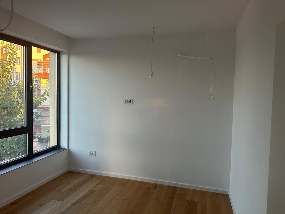 Vilă de vânzare pe malul lacului | in zona Mamaia Nord | 0% Comision – fotografia 8 din 23