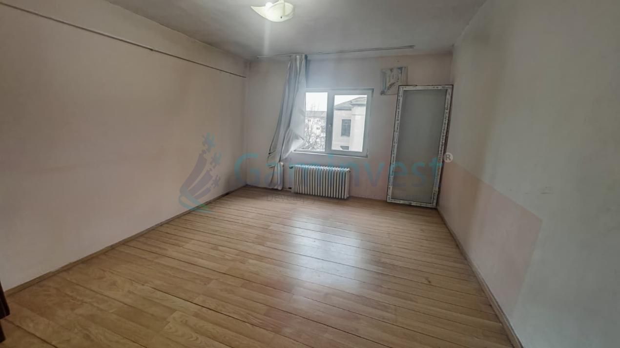 Garsoniera de vanzare, zona Rogerius, Oradea, Bihor – fotografia 1 din 4