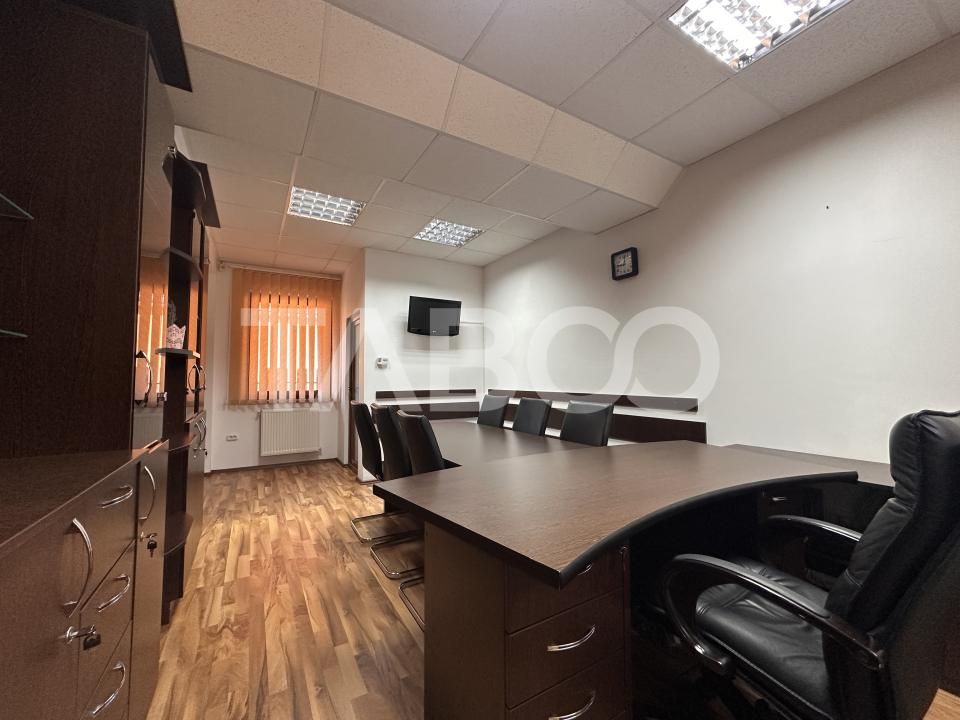 Spatiu de birouri mobilat de inchiriat acces stradal si curte Luptei – fotografia 1 din 17