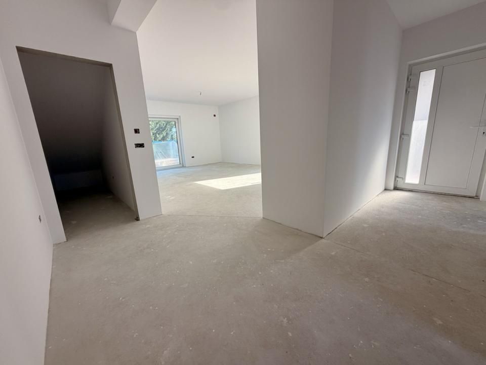 Duplex semicentral cu 4 camere - Dumbravita – fotografia 14 din 19