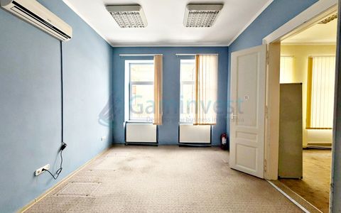 Spatiu de birou de inchiriat , 4 incaperi , zona centrala, Oradea