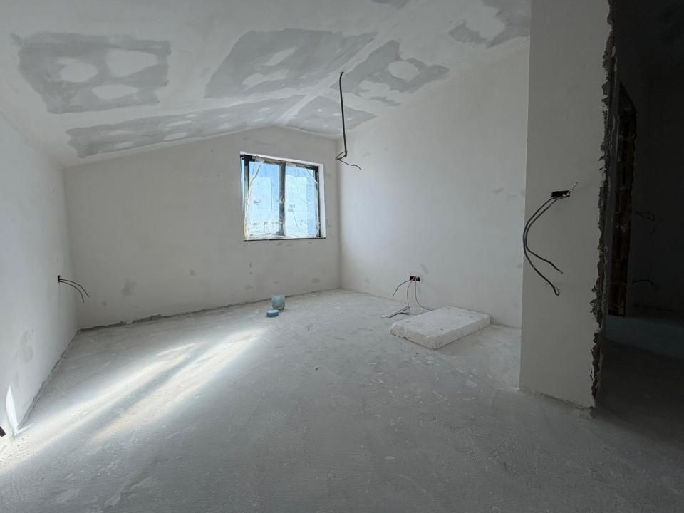 Duplex in Sanandrei | Toate utilitatile | Asfalt | Curte generoasa | – fotografia 8 din 13
