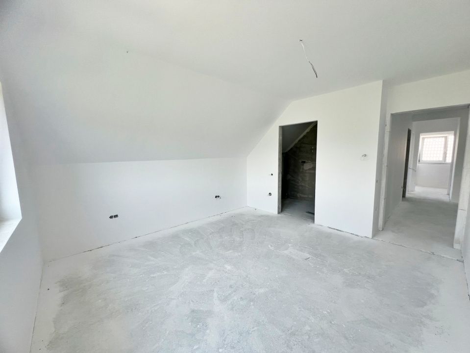 Casă single în Cristian, Sibiu - 4 Camere, 2 Terase, Teren 486 – fotografia 16 din 41