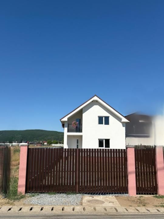 Casă individuală de vânzare în Gilău – spațiu, confort și liniște! – fotografia 2 din 5