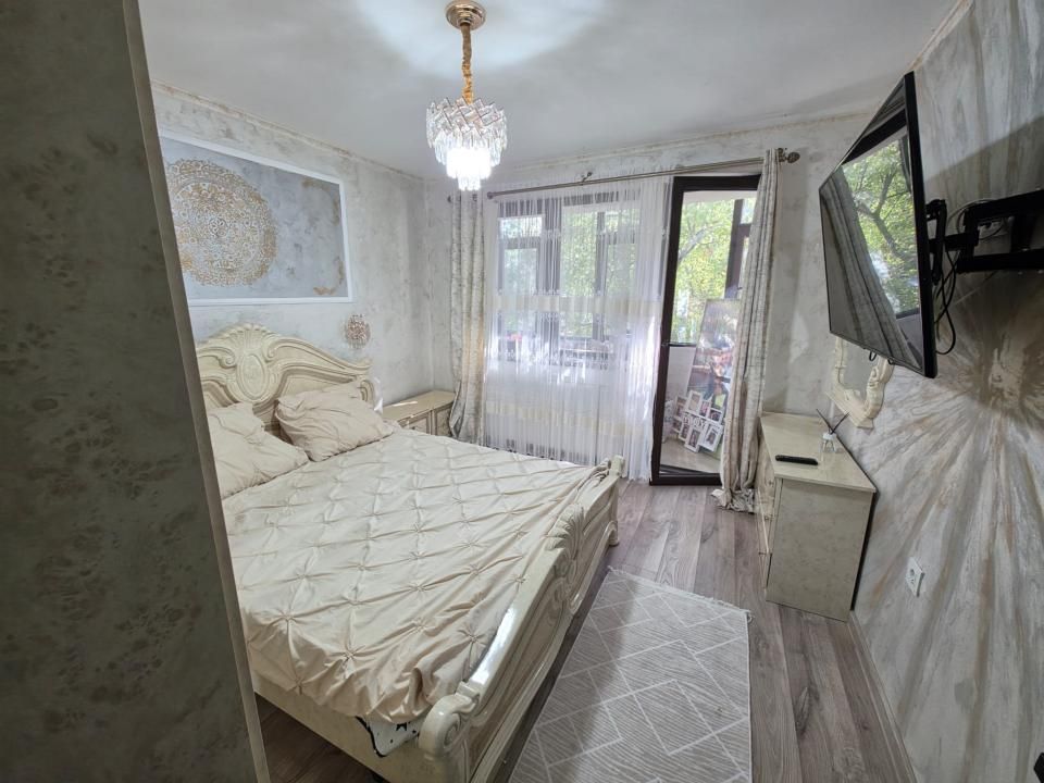 Tomis Nord Cambrige School apartament 4 camere renovat integral loc parcare – fotografia 2 din 17