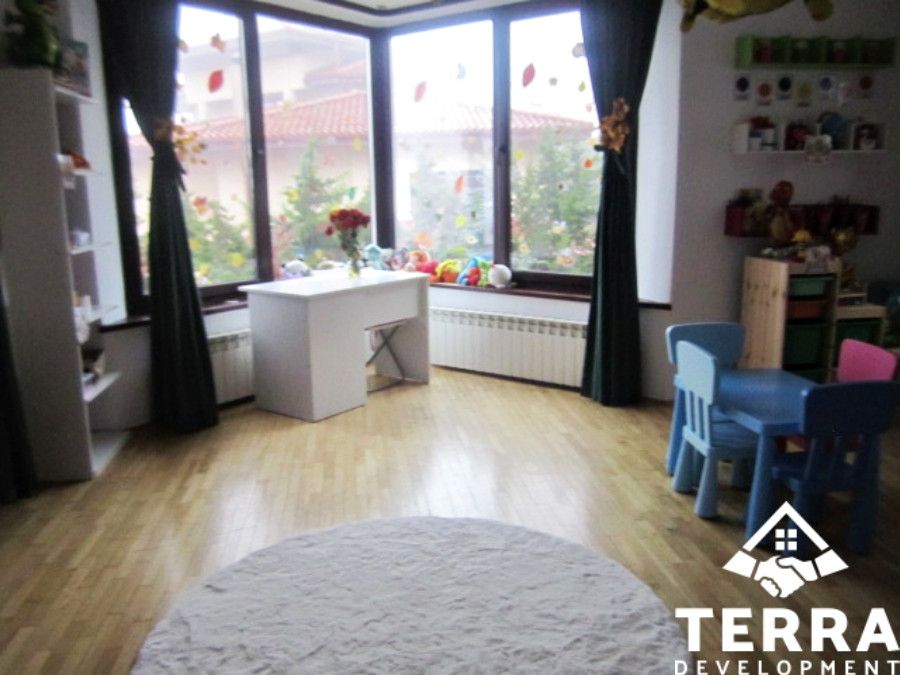 Vilă spectaculoasă cu vedere la mare – zonă exclusivistă Trandafirul – fotografia 11 din 18