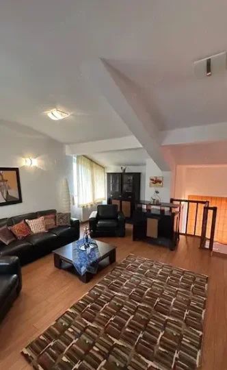 Casa cu 6 camere de inchiriat | Centrala | Parcare | – fotografia 1 din 8