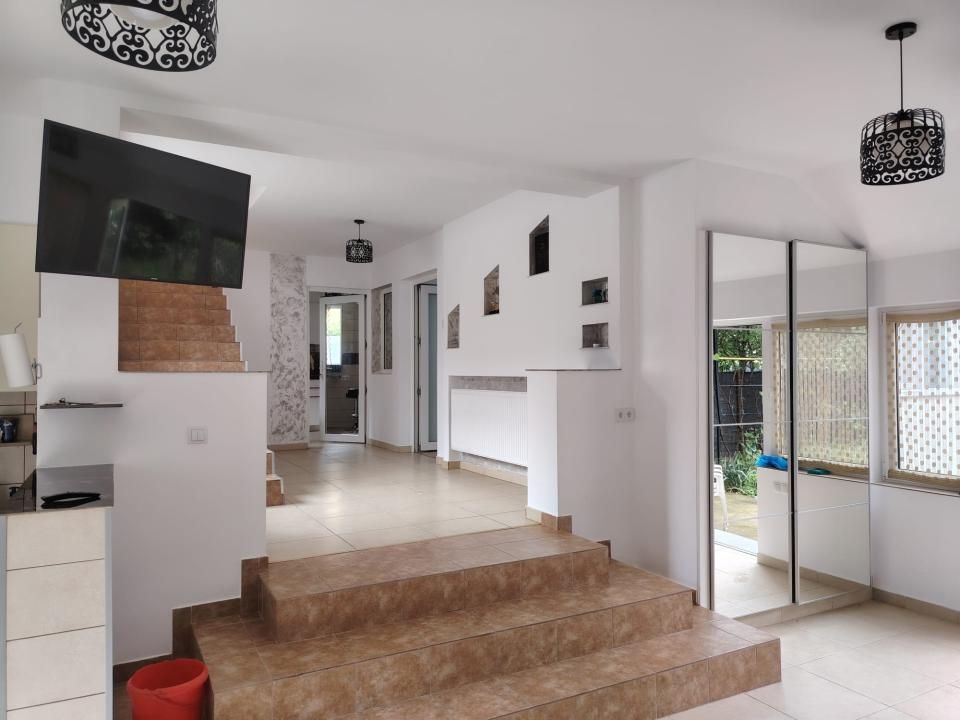 Vilă premium de vânzare/ închiriere | Str. Gimnaziului, Târgoviște, 7 camere – fotografia 2 din 10
