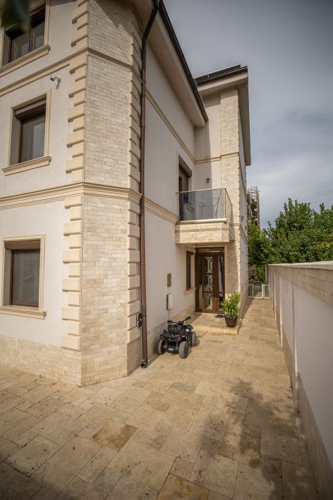 CASA P+1+M, situata in zona KAMSAS – fotografia 17 din 93