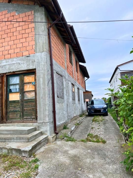 Casa la rosu - 25 km pana in Bucuresti - living 36mp – fotografia 8 din 12