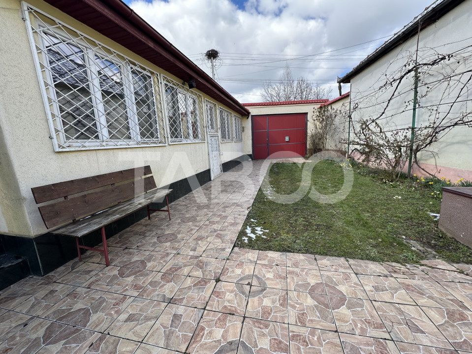 Casa familiala pentru locuit sau vacanta , spatioasa si confortabila . – fotografia 2 din 16