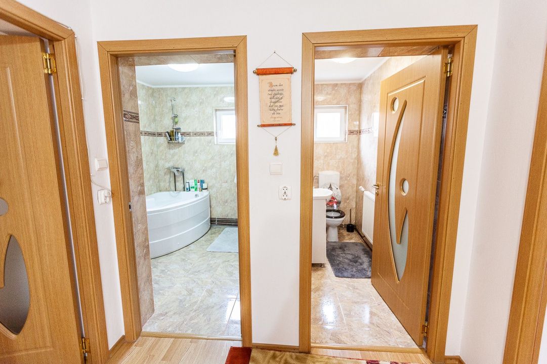 Casa Finisata 6 camere 681 mp.Teren Micesti Renovata Modern Curte Gard Utiliati – fotografia 39 din 68