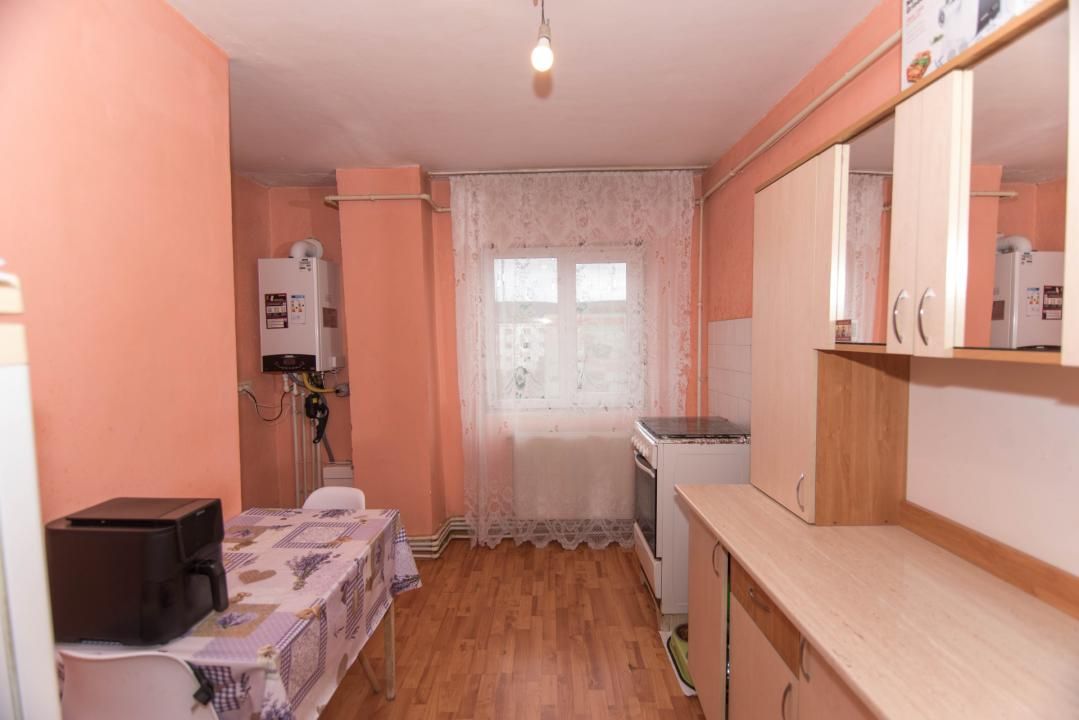 APARTAMENT 3 CAMERE DECOMANDAT | CENTRUL ORAȘULUI MIOVENI – fotografia 4 din 6