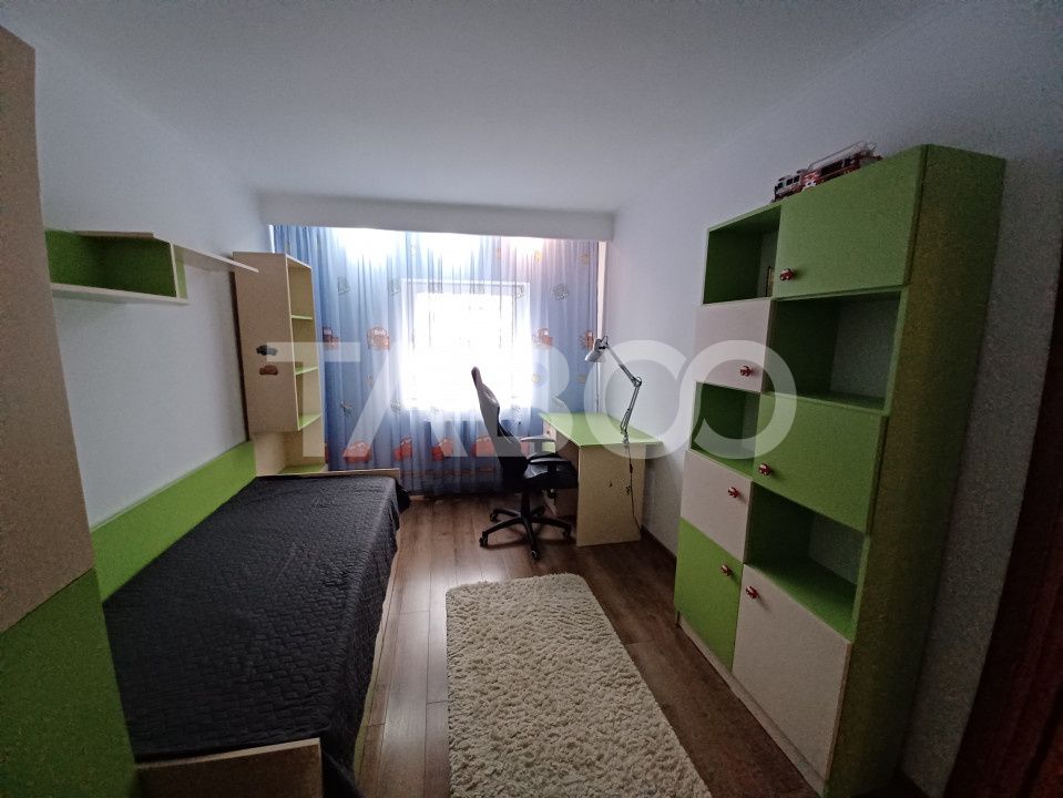 Apartament spatios cu 3 camere si 2 bai plus balcon in zona Central – fotografia 9 din 11