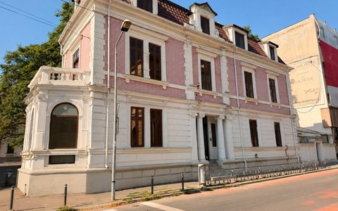 Vilă P+2+M | Pretabil Firma/Studio Foto/Video/Pilates/ Ultracentral | 3 intrări
