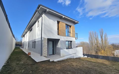 Duplex spatios in Feleacu