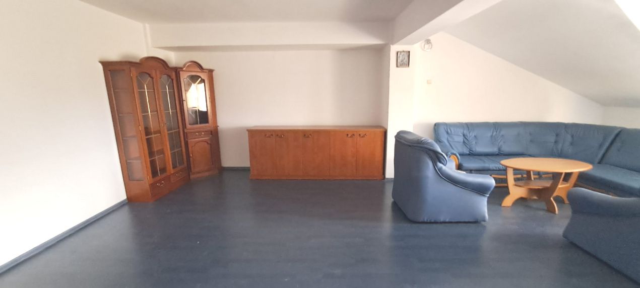Apartament 3 camere – Strada Sf. Vineri | 5 minute de centrul Piteștiului – fotografia 1 din 6