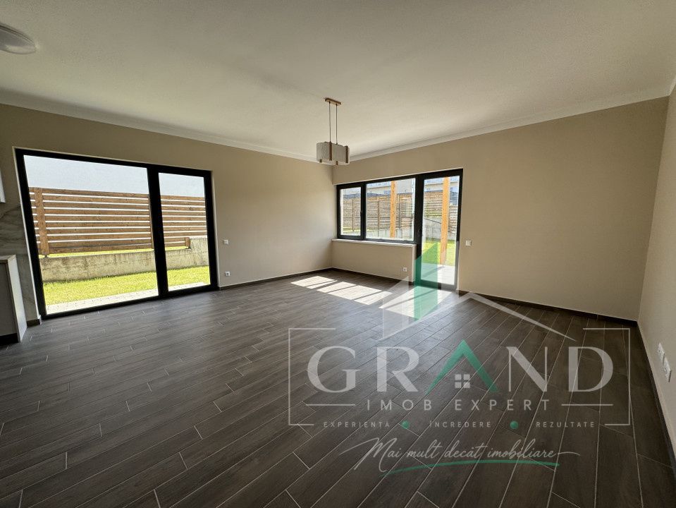 OPORTUNITATE!Casă individuală | 4 camere | 3 băi | Garaj | Terasă | Dezmir – fotografia 5 din 36