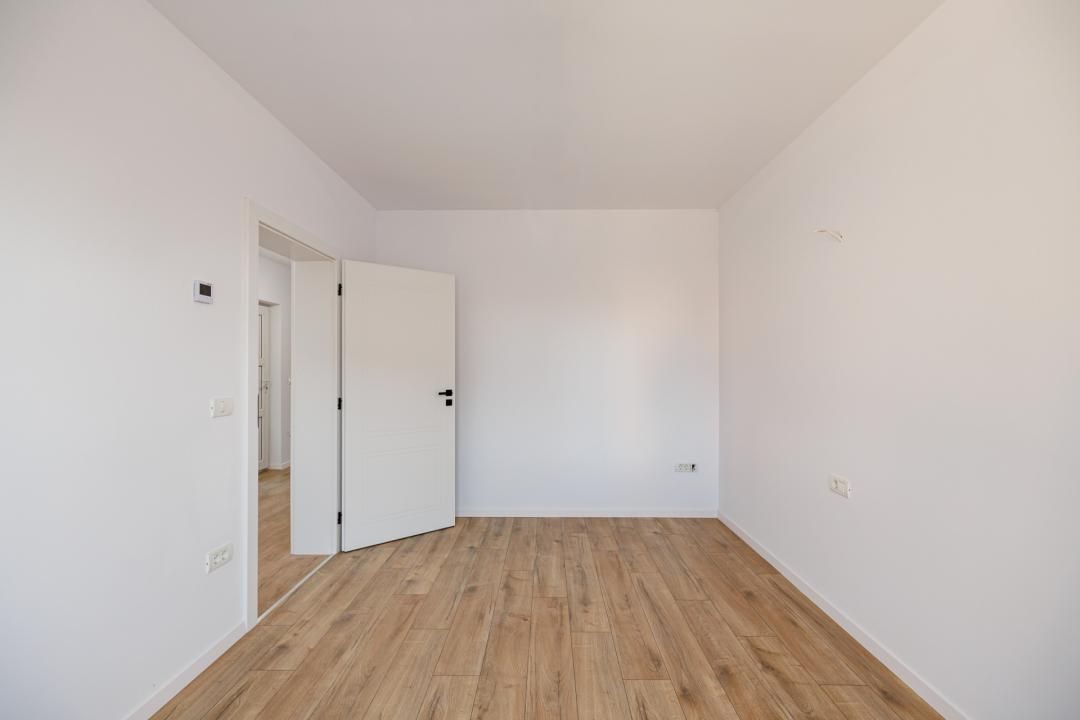 Duplex P+E în Moșnița Nouă, 3 dormitoare, 3 bai, teren 403 mp. Comision 0% – fotografia 15 din 56