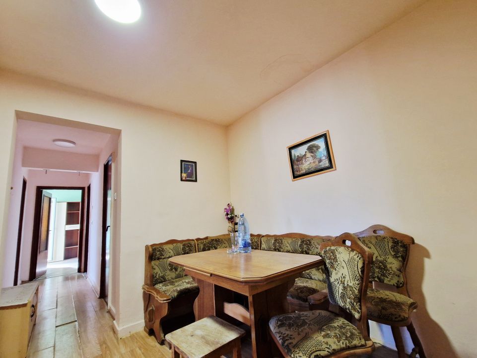 Apartament cu potential, orientare sud-est, 2 balcoane, zona Parang – fotografia 13 din 23