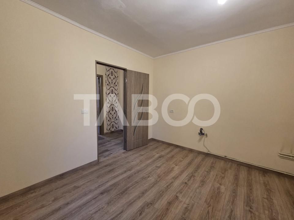 Apartament 4 camere de inchiriat Bulevardul Unirii acces din strada – fotografia 4 din 11