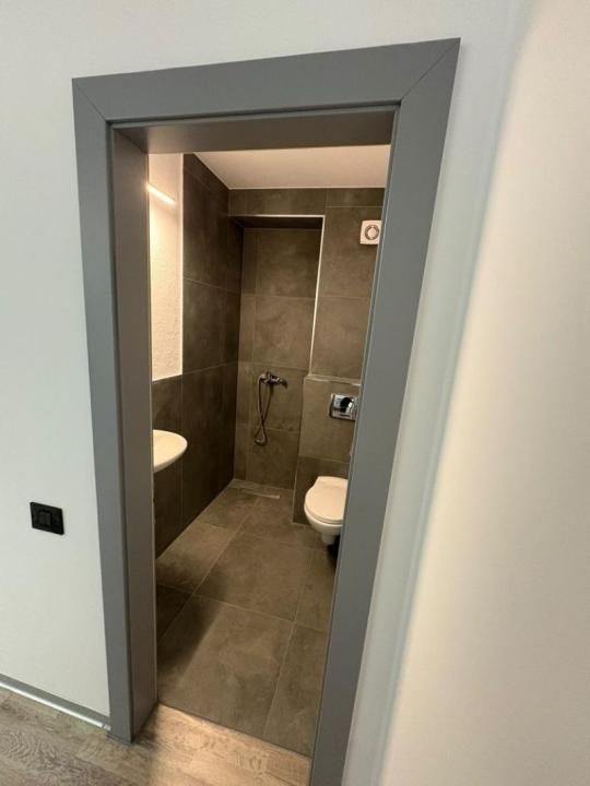 Spatiu comercial (pretabil Clinica Stomatologica sau asemenea) - zona VIVO-METRO – fotografia 5 din 8