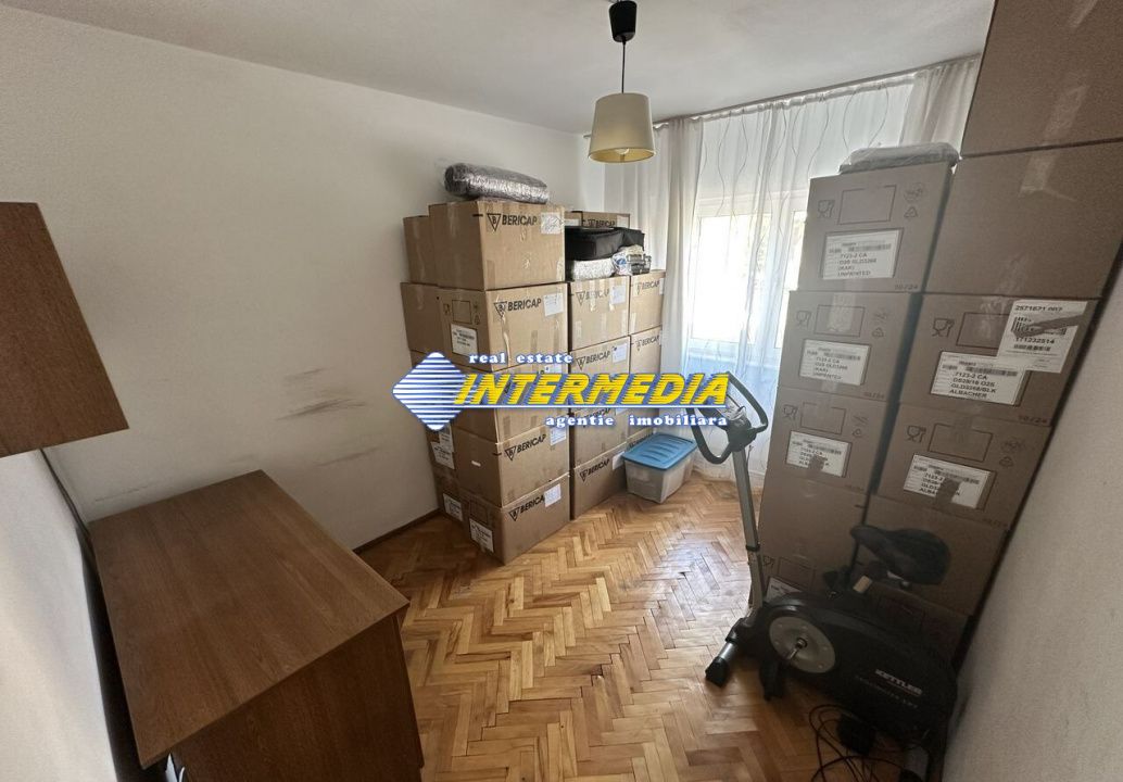 De Vanzare Apartament 4 camere decomandat 83 mp etaj 1 finisat complet – fotografia 3 din 14
