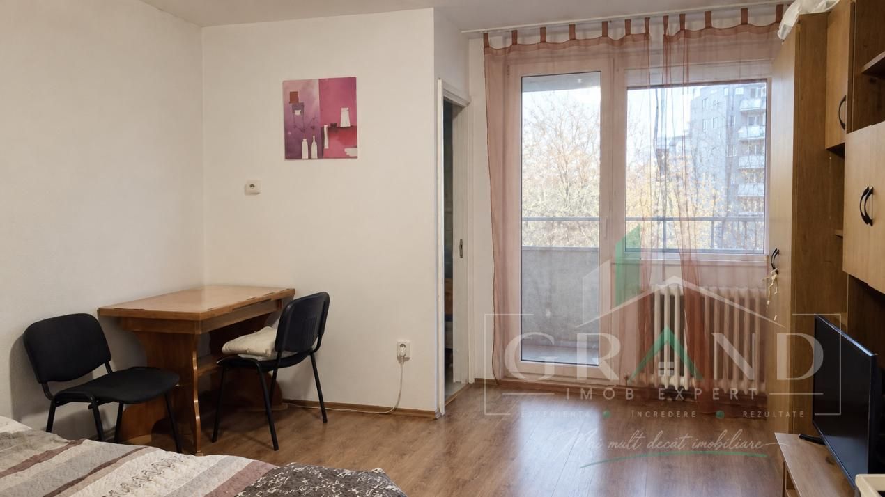 Garsonieră cu balcon | Etaj 1 | Centrală proprie | Bucegi/Manastur – fotografia 1 din 7