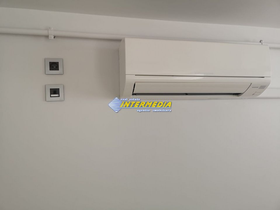 Spatiu comercial 40 mp finisat de inchiriat in Cetate – fotografia 7 din 19
