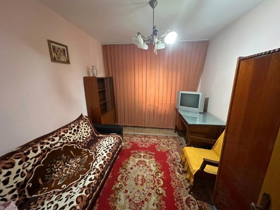 Apartament 3 camere, 70 mp utili – Etaj 2/4, Centrală proprie | Zonă liniștită – fotografia 3 din 8