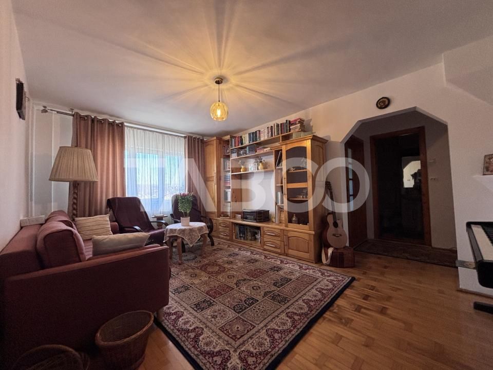 Apartament  4 camere vanzare Piata Flora Manastur – fotografia 5 din 8