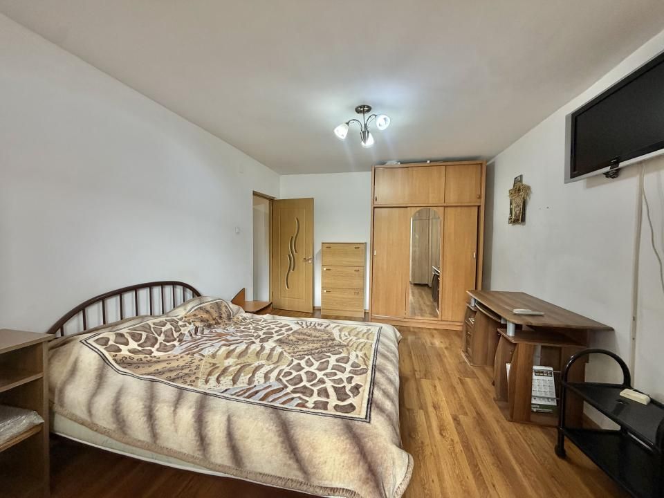 Apartament 1 camera, decomandat, etaj 3, zona Dambovita – fotografia 1 din 10