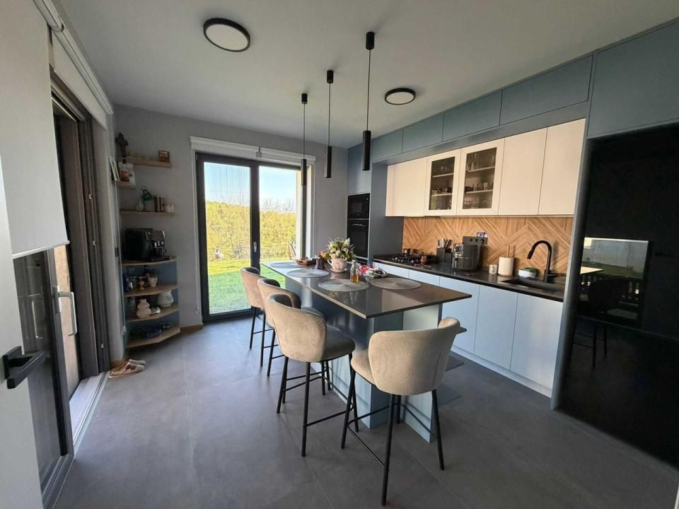Casă premium, mobilată, zonă liniștită, garaj, 1160mp teren - Feleacu – fotografia 2 din 7