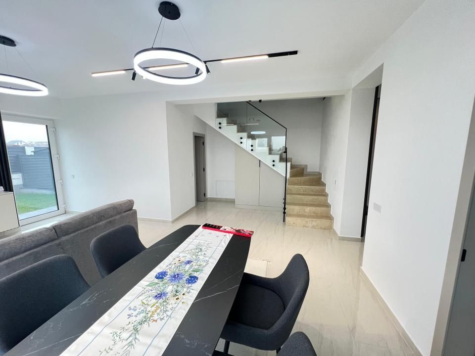 Casa-Duplex-3camere-Mobilata-Utilata-Incalzire-Pardoseala-Sanpetru – fotografia 3 din 16