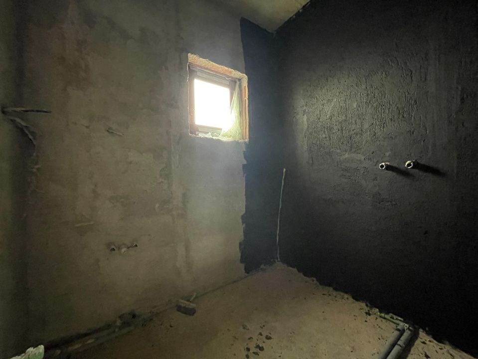 Duplex 5 camere despartit prin garaj - Mosnita Noua – fotografia 10 din 12