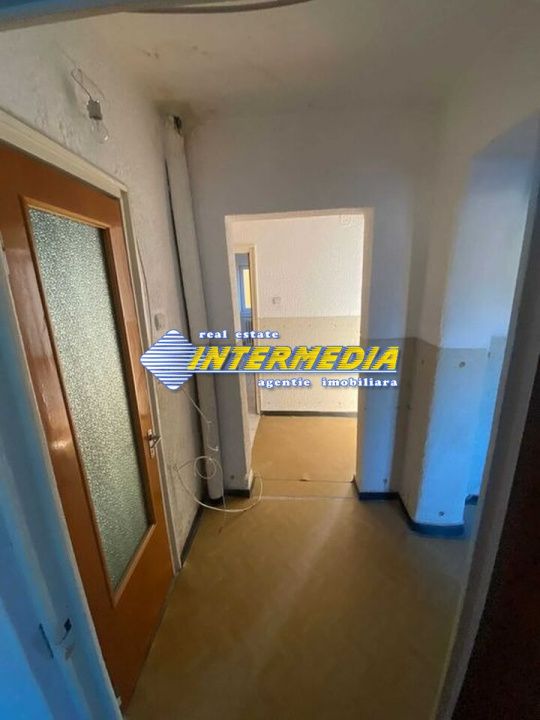APARTAMENT 3 CAMERE I DECOMANDAT I CETATE I 75 MP I ZONA MERCUR I – fotografia 2 din 8