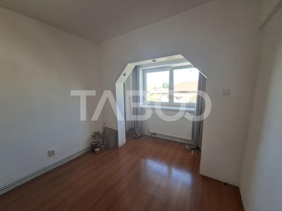 Apartament decomandat de vanzare 2 camere Strand etaj 4 acoperis – fotografia 6 din 18