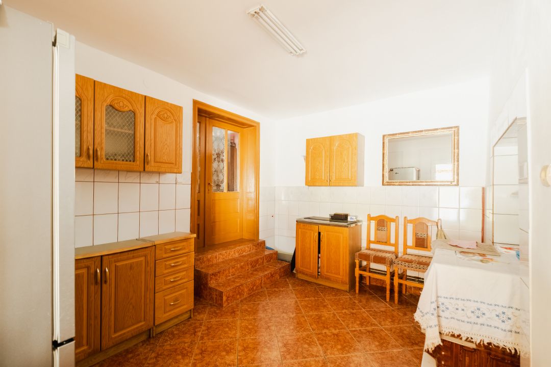 Casă spațioasă cu teren generos în Jebel – Ideală pentru familie! – fotografia 13 din 22