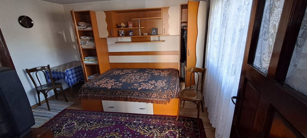Casă de vânzare – 3 camere – Comuna Mihăești, sat Văcărea – fotografia 4 din 8