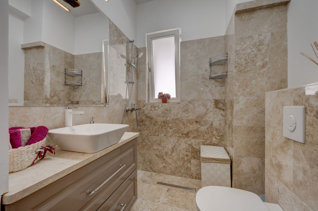 CAROL - EPISCOP CHESARIE, APARTAMENT 250 MP TOTAL, CURTE 250 MP! – fotografia 12 din 20