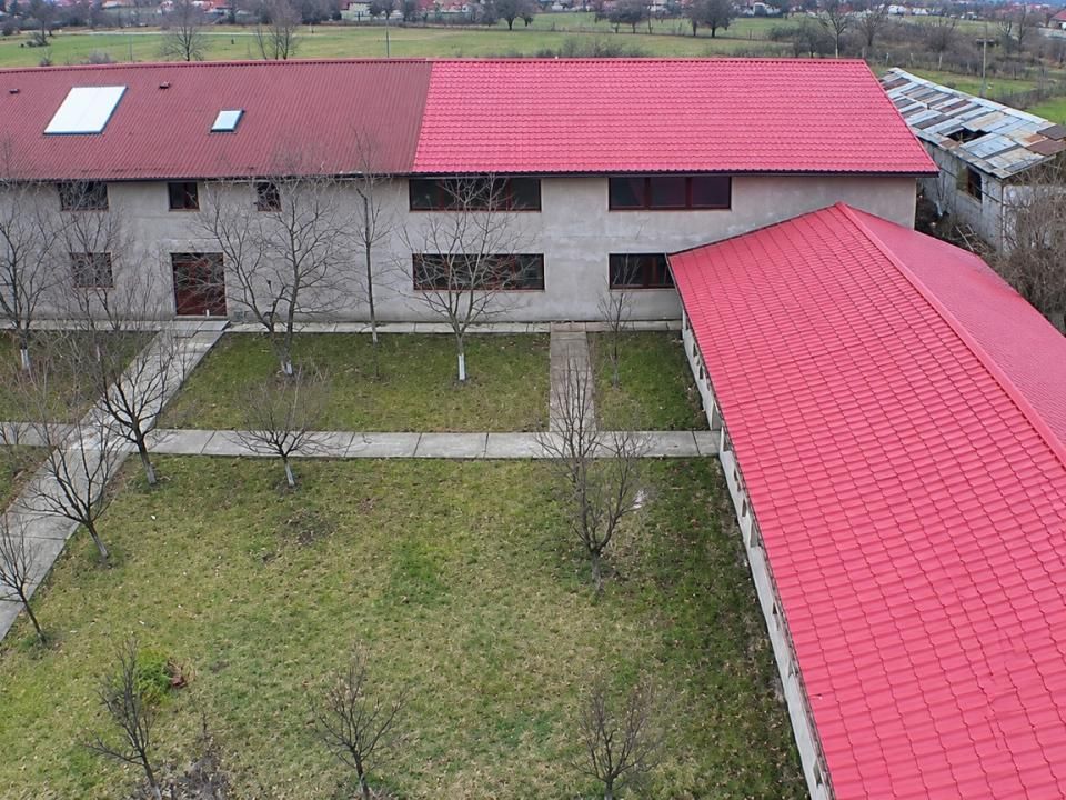 Spațiu industrial de vânzare 3 clădiri și teren de 2975 mp –Comănești, Bacău – fotografia 3 din 10