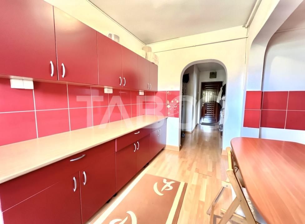 Apartament cu 2 camere de vanzare Grigorescu izolat cu lift si balcon – fotografia 4 din 9