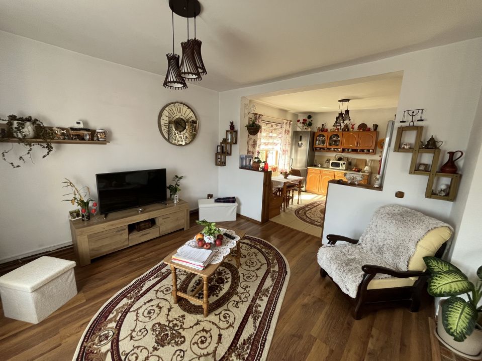 Exclusivitate! Vila P+M inalta, 5 camere, placa beton, Valu lui Traian! – fotografia 3 din 13
