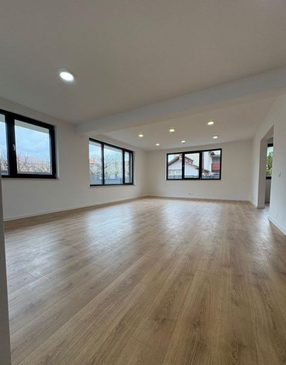 Vilă modernă, 6 camere, Iulius Mall, Gheorgheni – fotografia 2 din 8