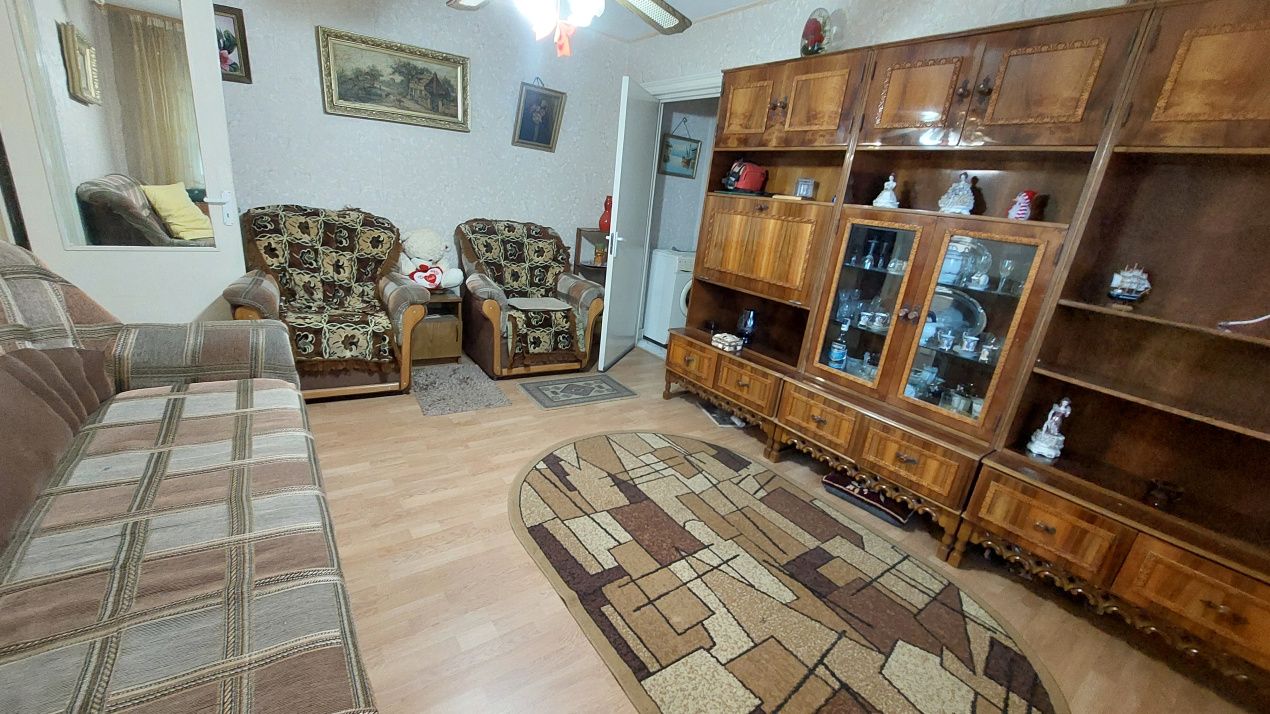Apartament 2 camere semidecomandat, etajul 3, Craiovita zona Scoala Elena Farago – fotografia 1 din 6